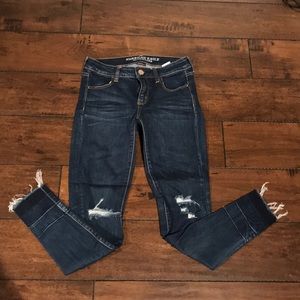 Dark blue jeans (jeggings)